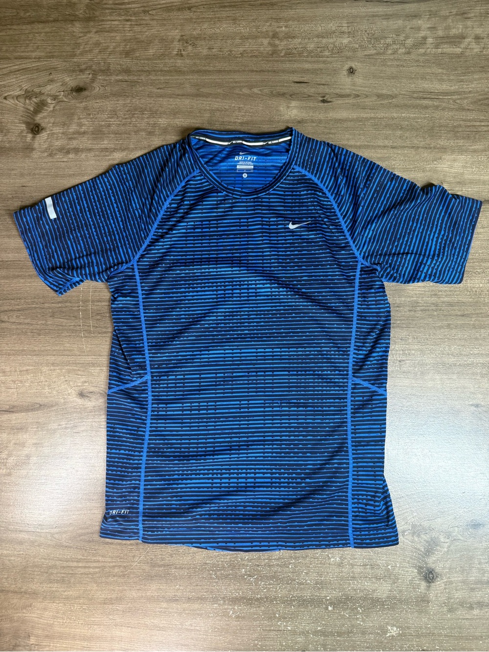 Nike Miler Dri-FIT Running Shirt Mens S Blue Black Striped Reflective Tee